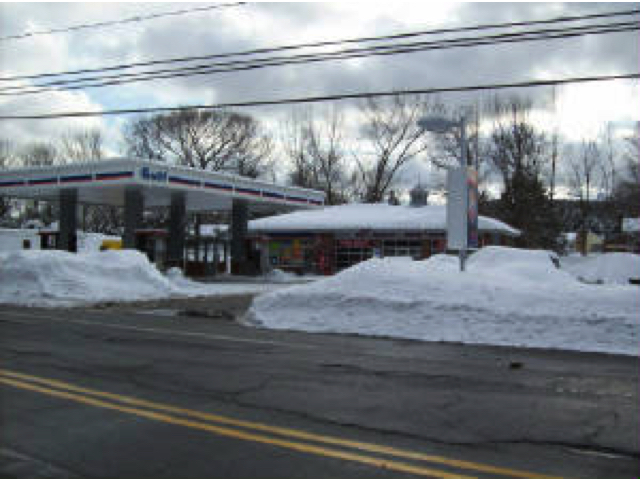 image-558160-blizard_gas_station.jpg